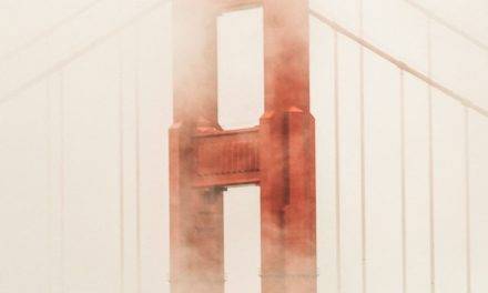 Golden Gate Bridge recouvert d’un brouillard