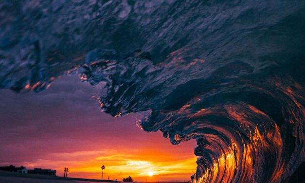 Un superbe coucher de soleil par le photographe de surf @stanmoniz avec l’a7R IV