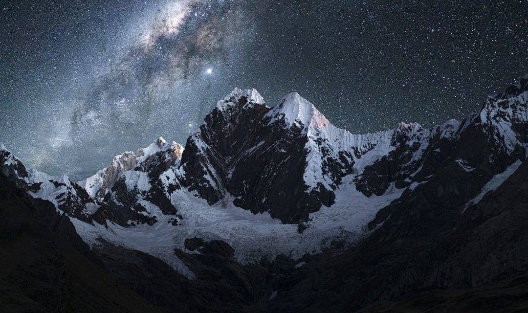Magnifique photo nocturne en montagne